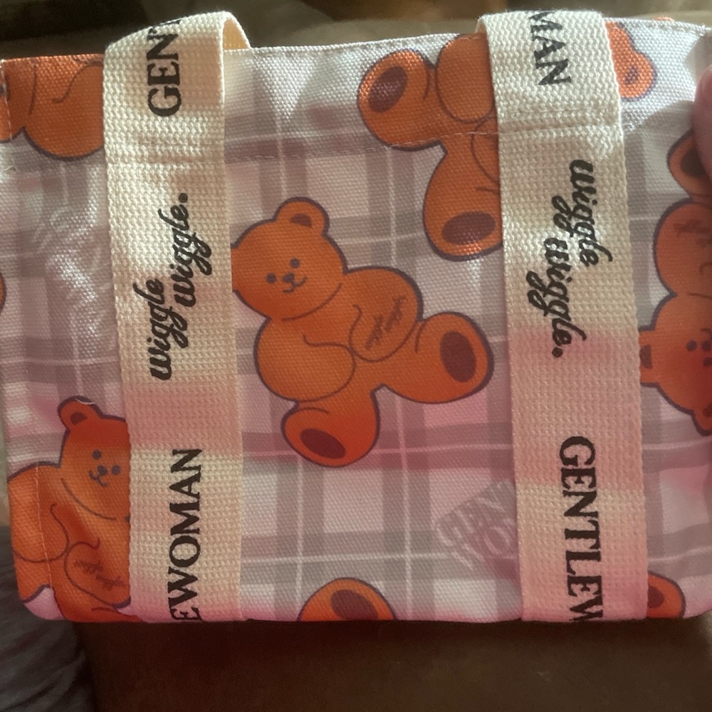 Gentlewoman wiggle wiggle purse